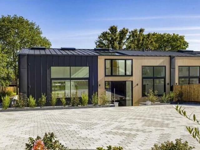 House for sale in Blackhills, Surrey