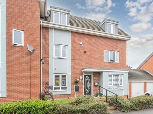House for sale in Halesowen, West Midlands