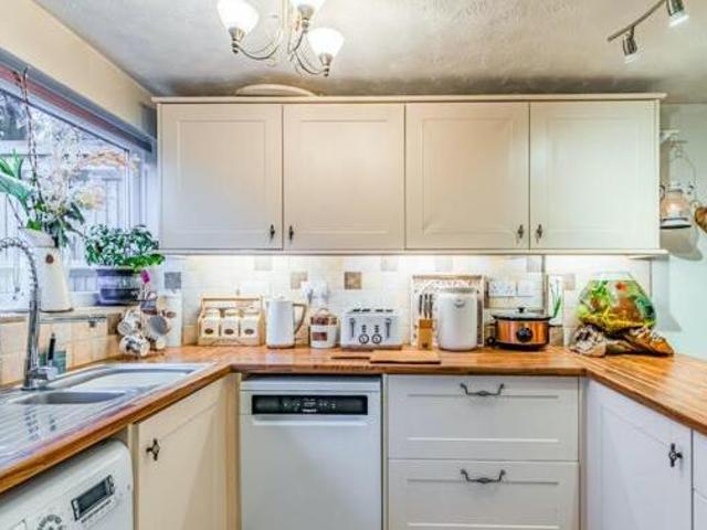 House for sale in Furnace Green, Crawley