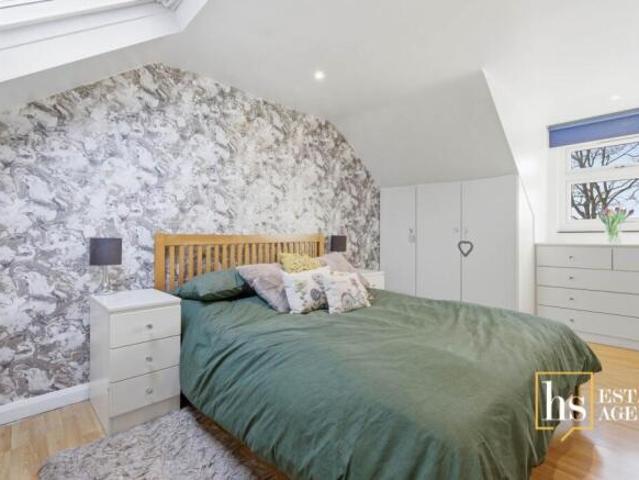 Farm for sale in Pilgrims' Hatch, Navestock Side
