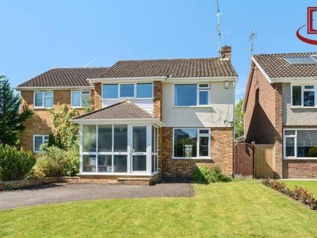 House for sale in Crowthorne