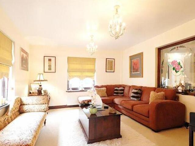 House for sale in Brooklands, Dartford