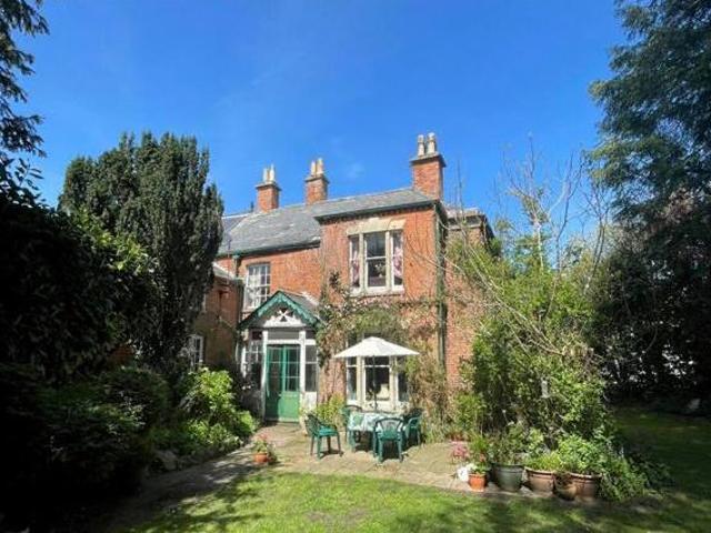 House for sale in Devizes, Wiltshire