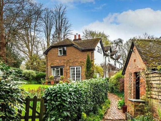 House for sale in Pachesham Park, Surrey