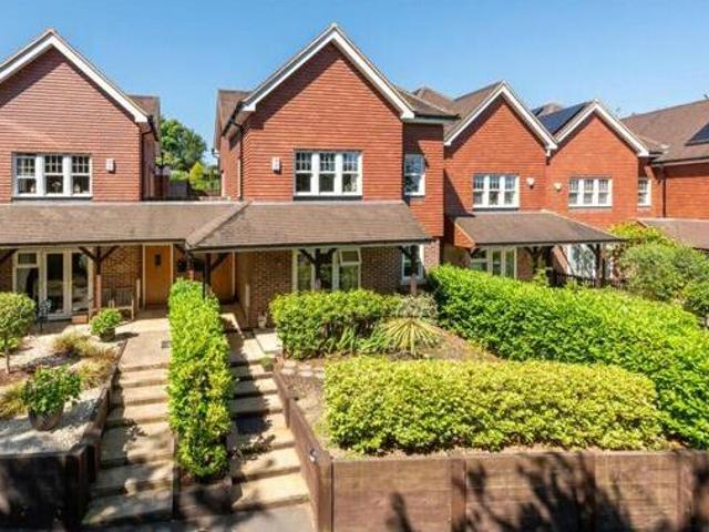 House for sale in Rose Hill, Pachesham Park
