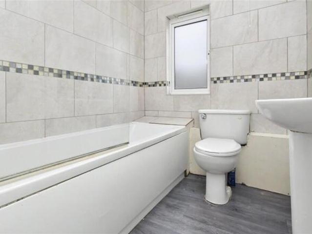 Farm for sale in Far Headingley, Weetwood