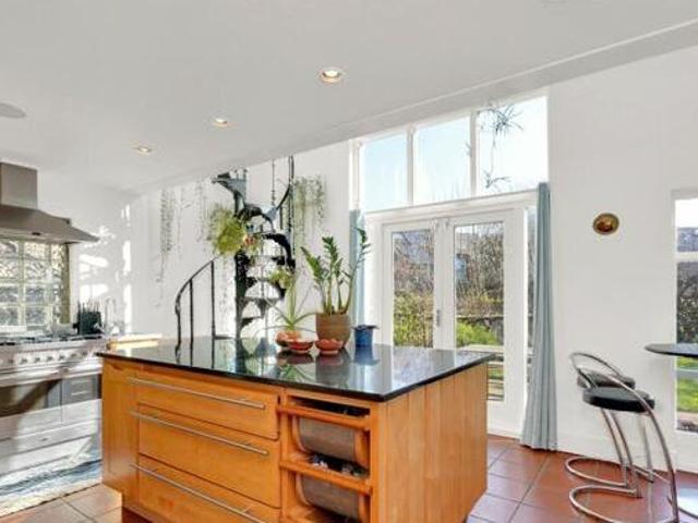 House for sale in Brentford End, Greater London