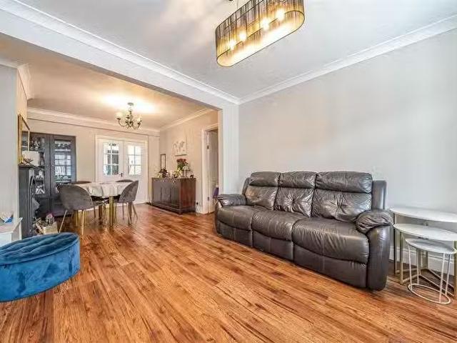 House for sale in Yiewsley