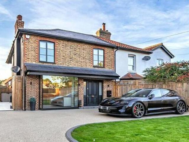 House for sale in Epping