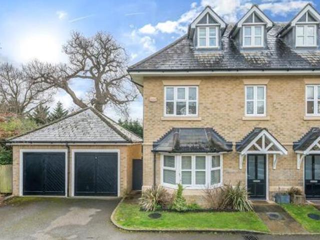 House for sale in Lower Green Esher, Blackhills