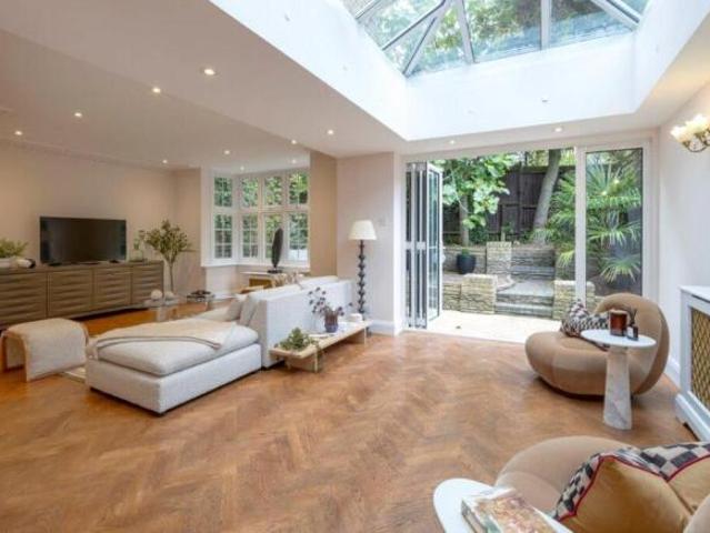 Farm for sale in Hampstead, Greater London