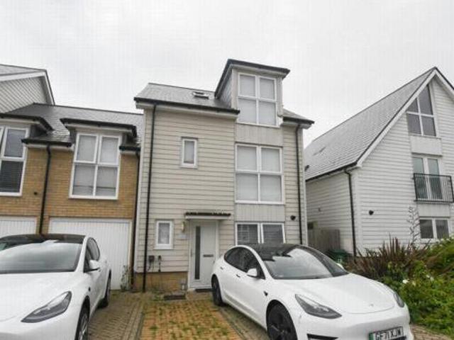 House for sale in Lynwood, Folkestone and Hythe