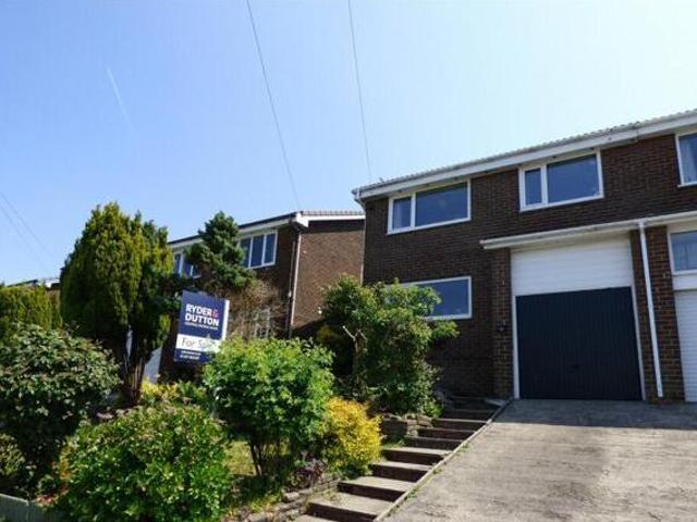 House for sale in Simmondley, Charlesworth