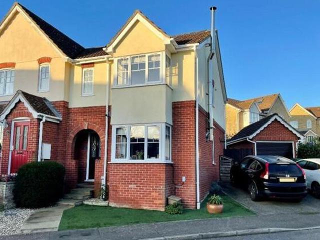 House for sale in Chipping Hill, Essex