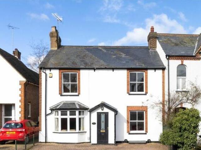 House for sale in Hatching Green, Five Acres