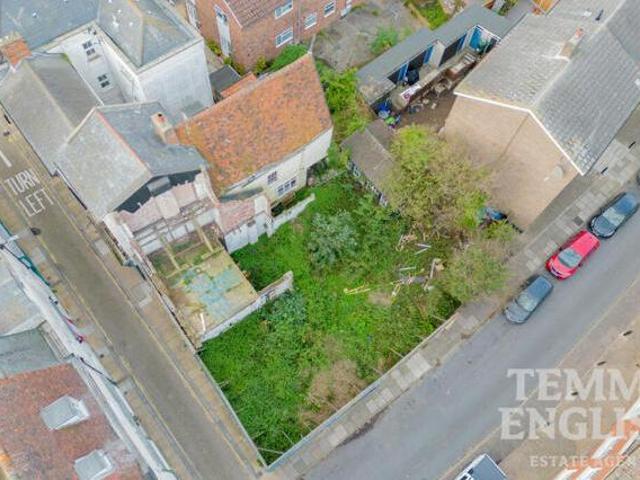 House for sale in Dale Hill, Essex