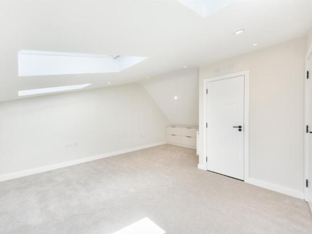 Farm for sale in London Borough of Hounslow, Cat Hill