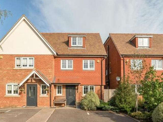 House for sale in Fole, Surrey