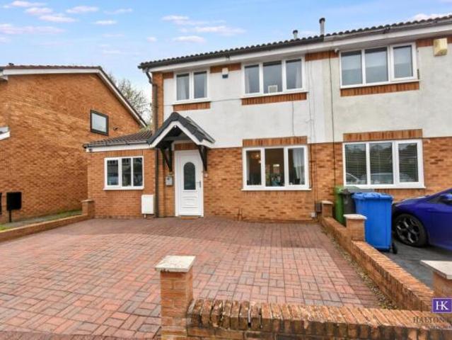 Farm for sale in Holyhead, Wales
