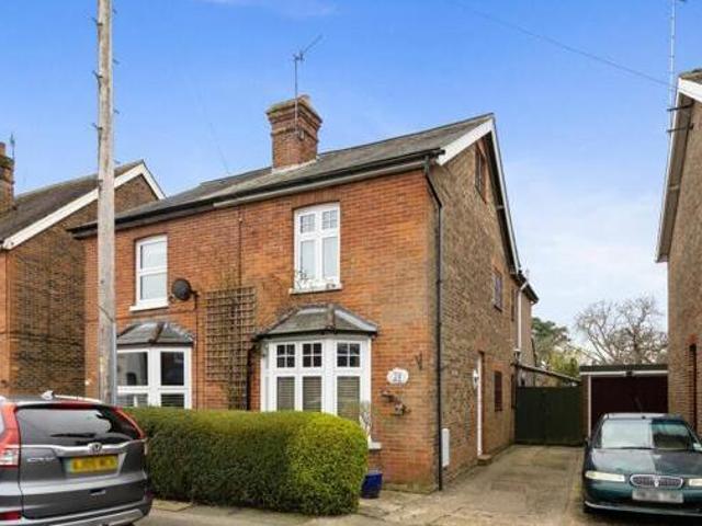 House for sale in Meath Green, Reigate and Banstead