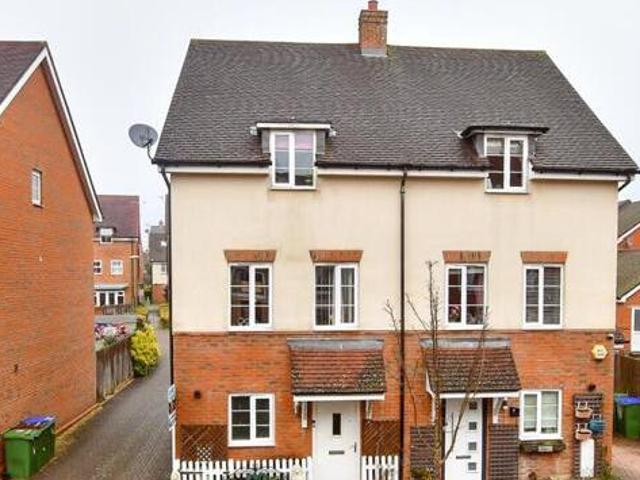 House for sale in Wickhurst Green, Horsham