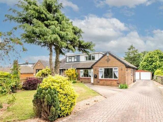 House for sale in Huddersfield, West Yorkshire