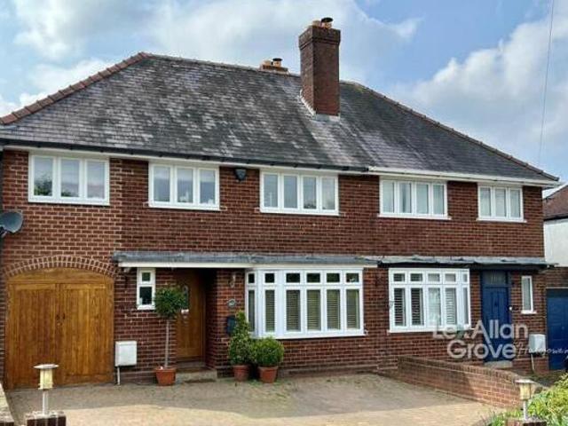House for sale in Halesowen, West Midlands