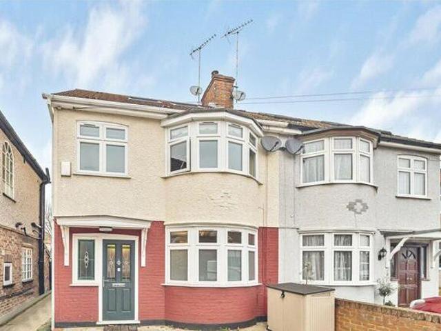 House for sale in Isleworth, Greater London