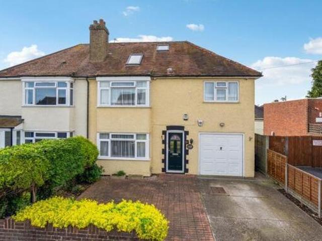 House for sale in Shreding Green, Iver