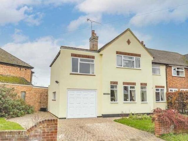 House for sale in Iver