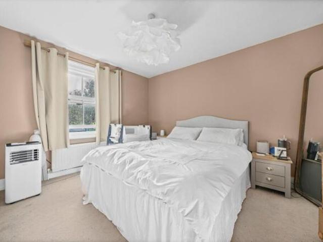Farm for sale in Jacobs Well, Guildford