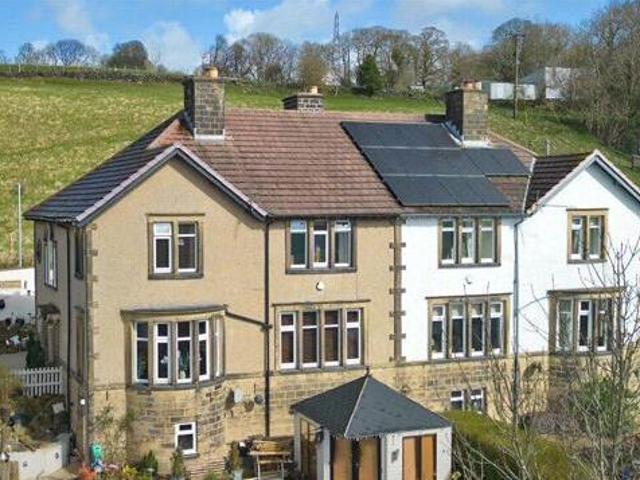 House for sale in Riddlesden, West Yorkshire