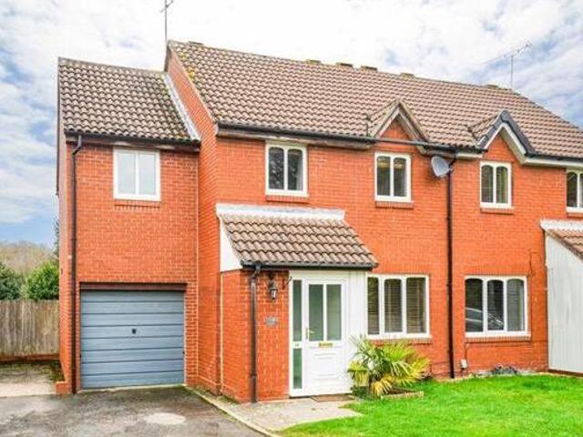 House for sale in Mill End, Green Close
