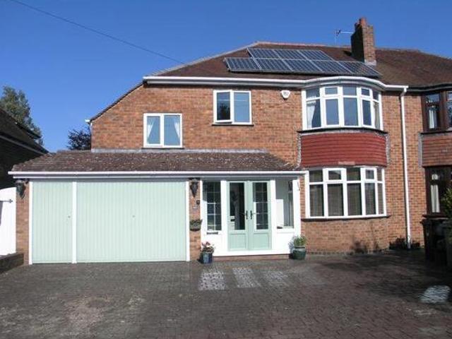 House for sale in Halesowen, West Midlands