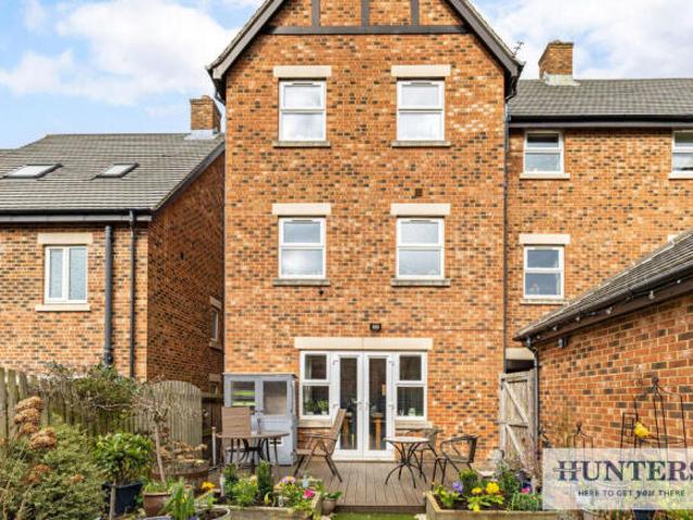 Farm for sale in Guiseley, West Yorkshire