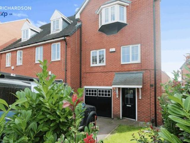 House for sale in Thorpe, West Yorkshire
