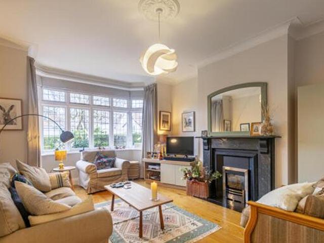 House for sale in Oakwood, West Yorkshire