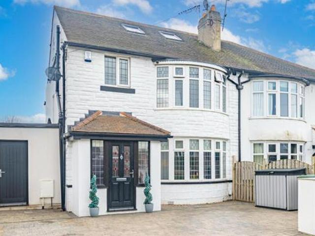 House for sale in Roundhay, West Yorkshire