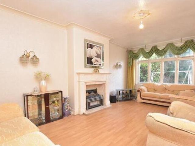 House for sale in Westfield, Guiseley