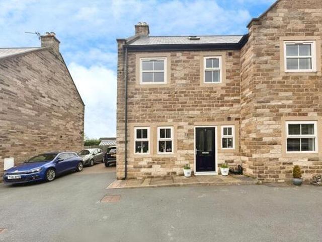 House for sale in Leeds, West Yorkshire