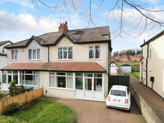 House for sale in Farsley, West Yorkshire