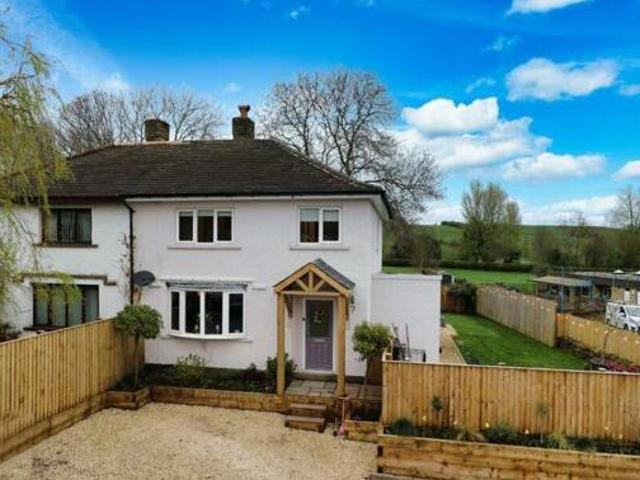House for sale in Rawdon, West Yorkshire