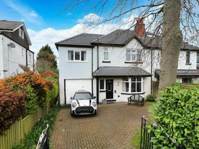 House for sale in Farsley, West Yorkshire