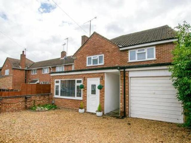 House for sale in Leighton-Linslade, Leighton Buzzard