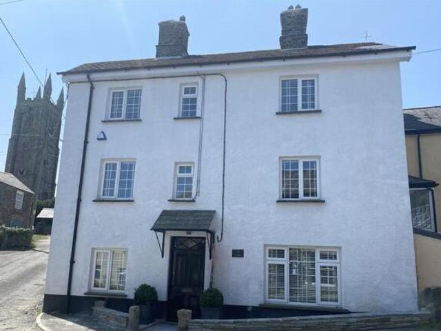 House for sale in Weir Quay, Devon