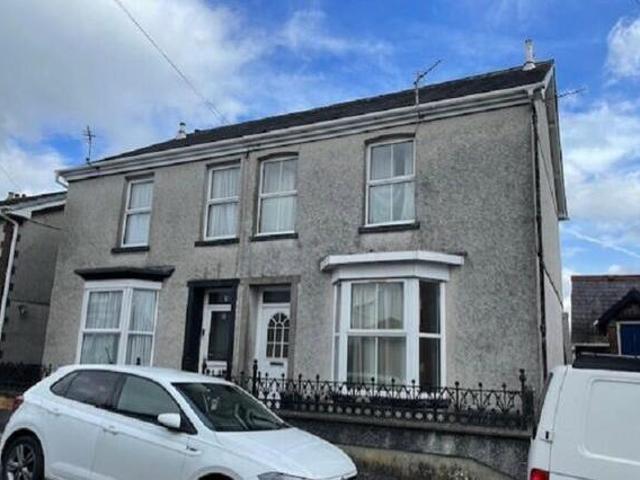 House for sale in Llandeilo, Wales