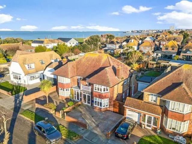 House for sale in Acol, Kent