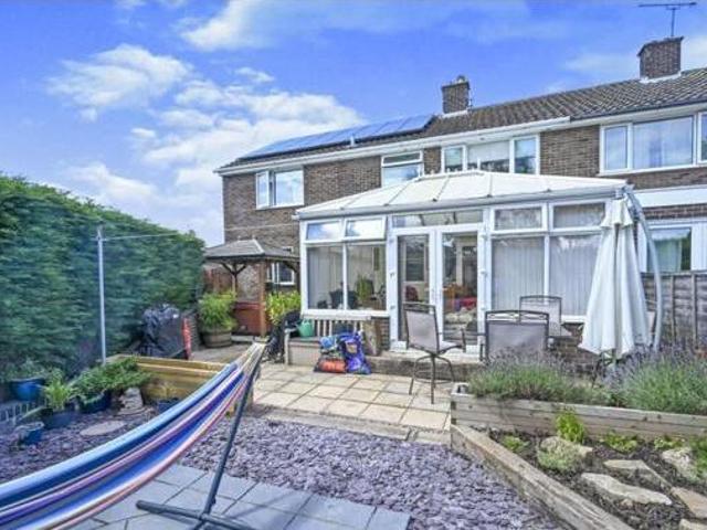 House for sale in Froggatt, East Midlands