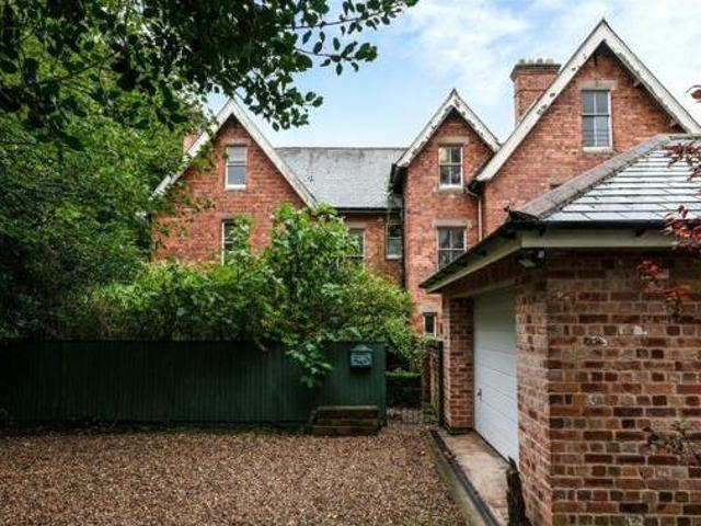 House for sale in Froggatt, East Midlands