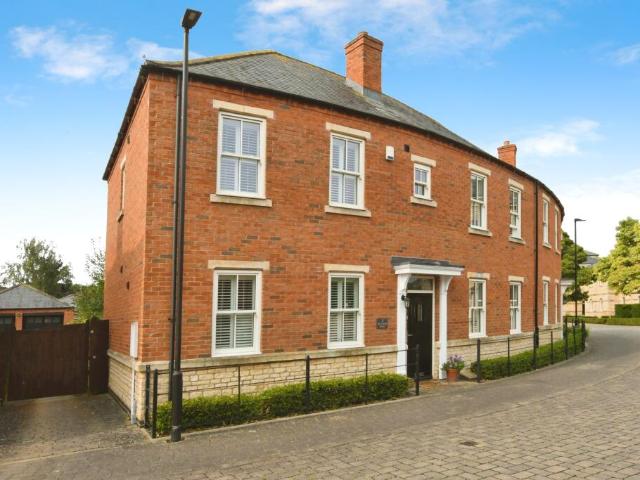 Semi Detached House for sale in Lincoln
